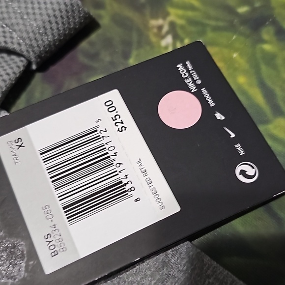 Nike Pro Gray Tee Shirt Boys Size NWT - Picture 7 of 7